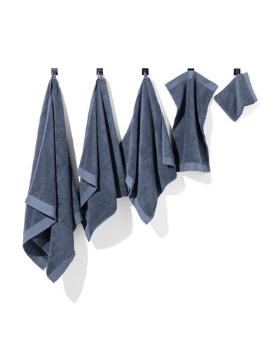 handdoek 50x100 hotelkwaliteit extra zacht staalblauw middenblauw handdoek 50 x 100 - 5250357 - HEMA