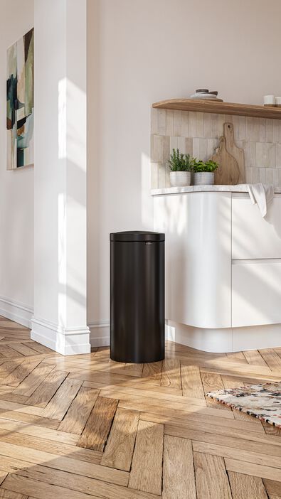 Brabantia Touch Bin Flat Top prullenbak 30L Soft Beige beige Brabantia - 20500188 - HEMA