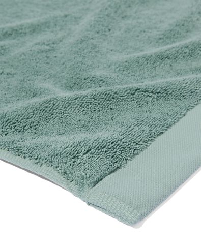 handdoek 70x140 hotelkwaliteit extra zacht groenblauw zeegroen handdoek 70 x 140 - 5284610 - HEMA