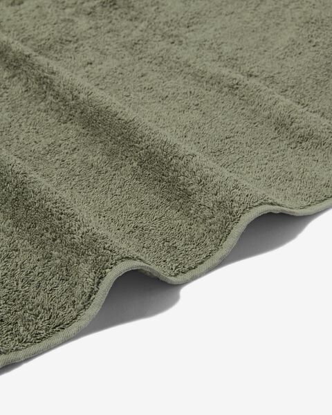 handdoek 100x150 zware kwaliteit legergroen legergroen handdoek 100 x 150 - 5230081 - HEMA