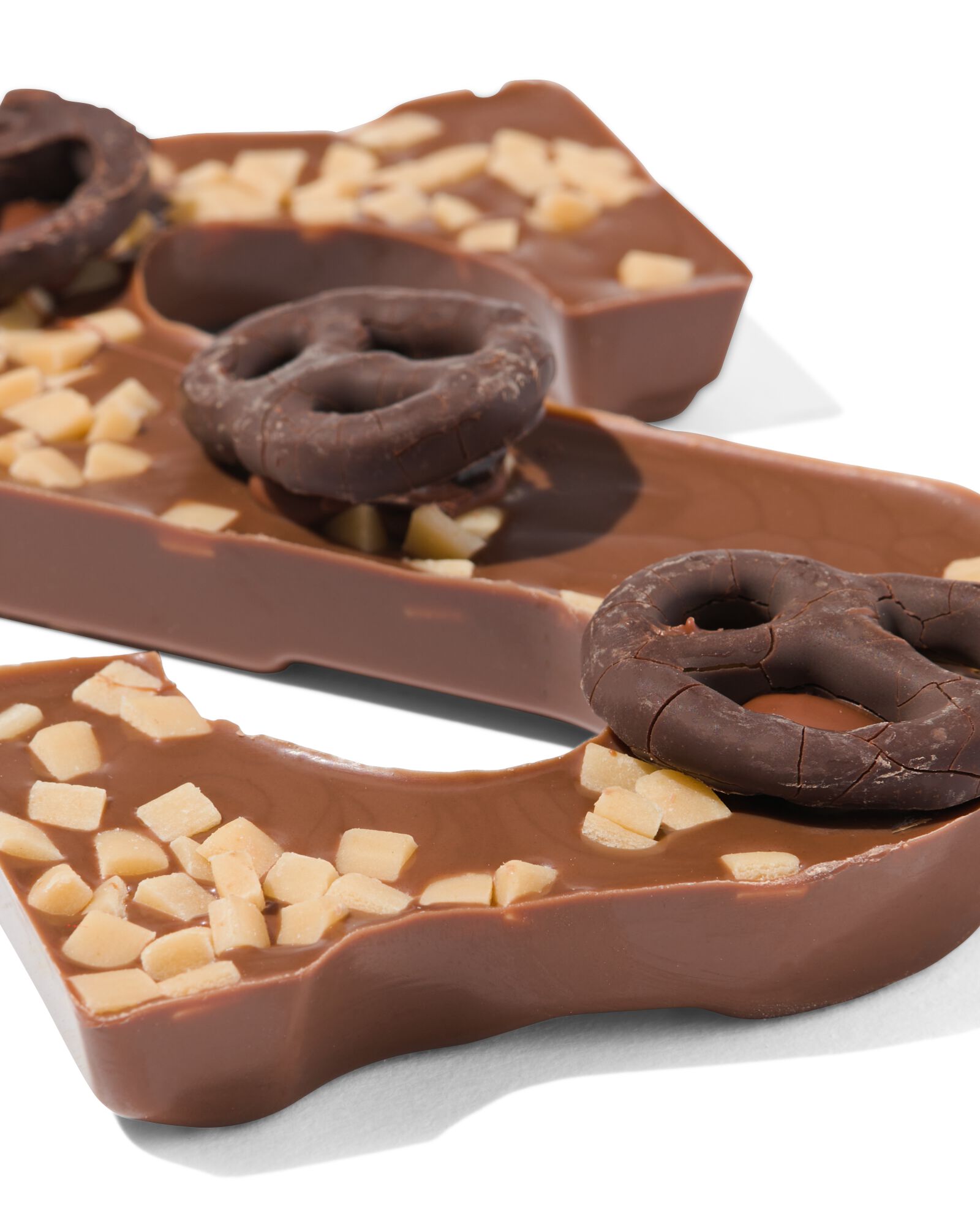 chocoladeletter melk S  pretzel fudge 135gram - 24428219 - HEMA