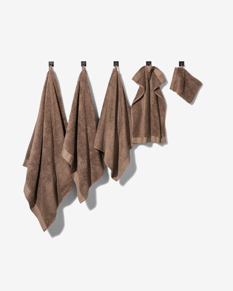 handdoek 50x100 hotelkwaliteit extra zacht taupe taupe handdoek 50 x 100 - 5230030 - HEMA