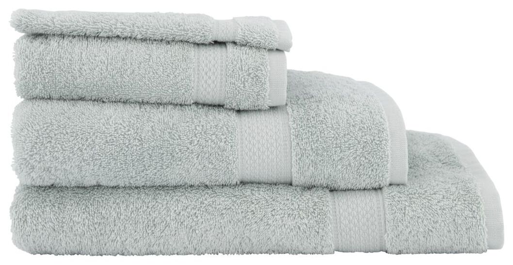 handdoek - 70 x 140 cm - zware kwaliteit - poedergroen lichtgroen handdoek 70 x 140 - 5210082 - HEMA