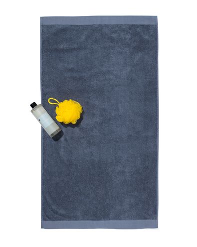 handdoek 60x110 hotelkwaliteit extra zacht staalblauw middenblauw handdoek 60 x 110 - 5250358 - HEMA